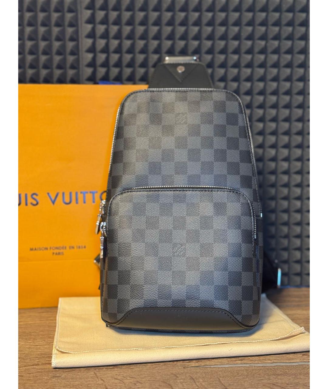 LOUIS VUITTON Черная кожаная сумка на плечо, фото 5