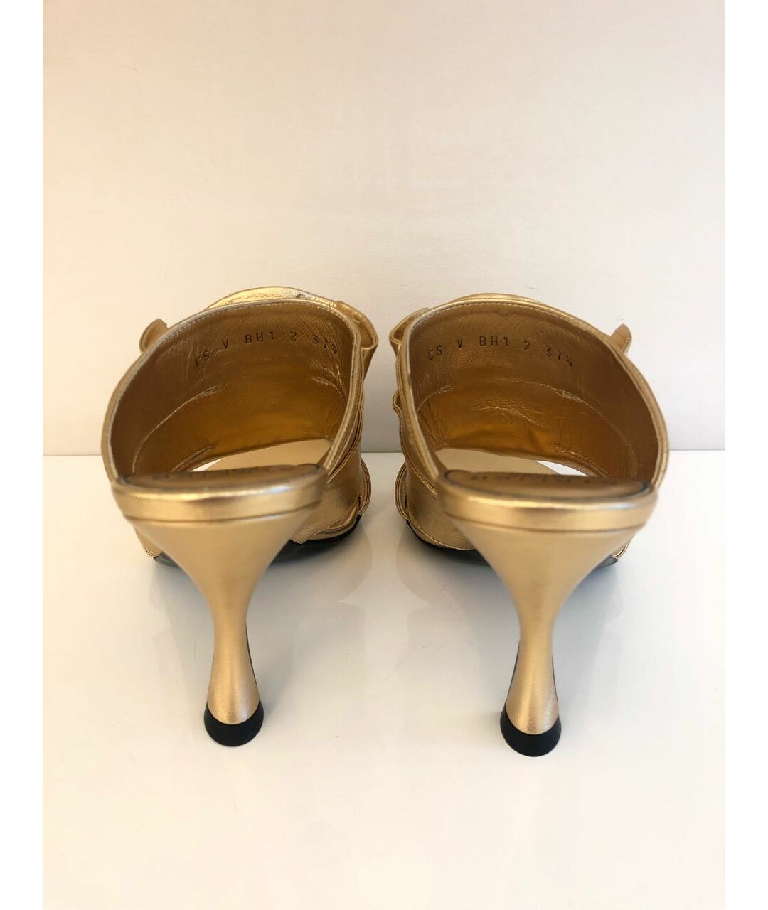 VALENTINO GARAVANI Золотые кожаные мюли, фото 4