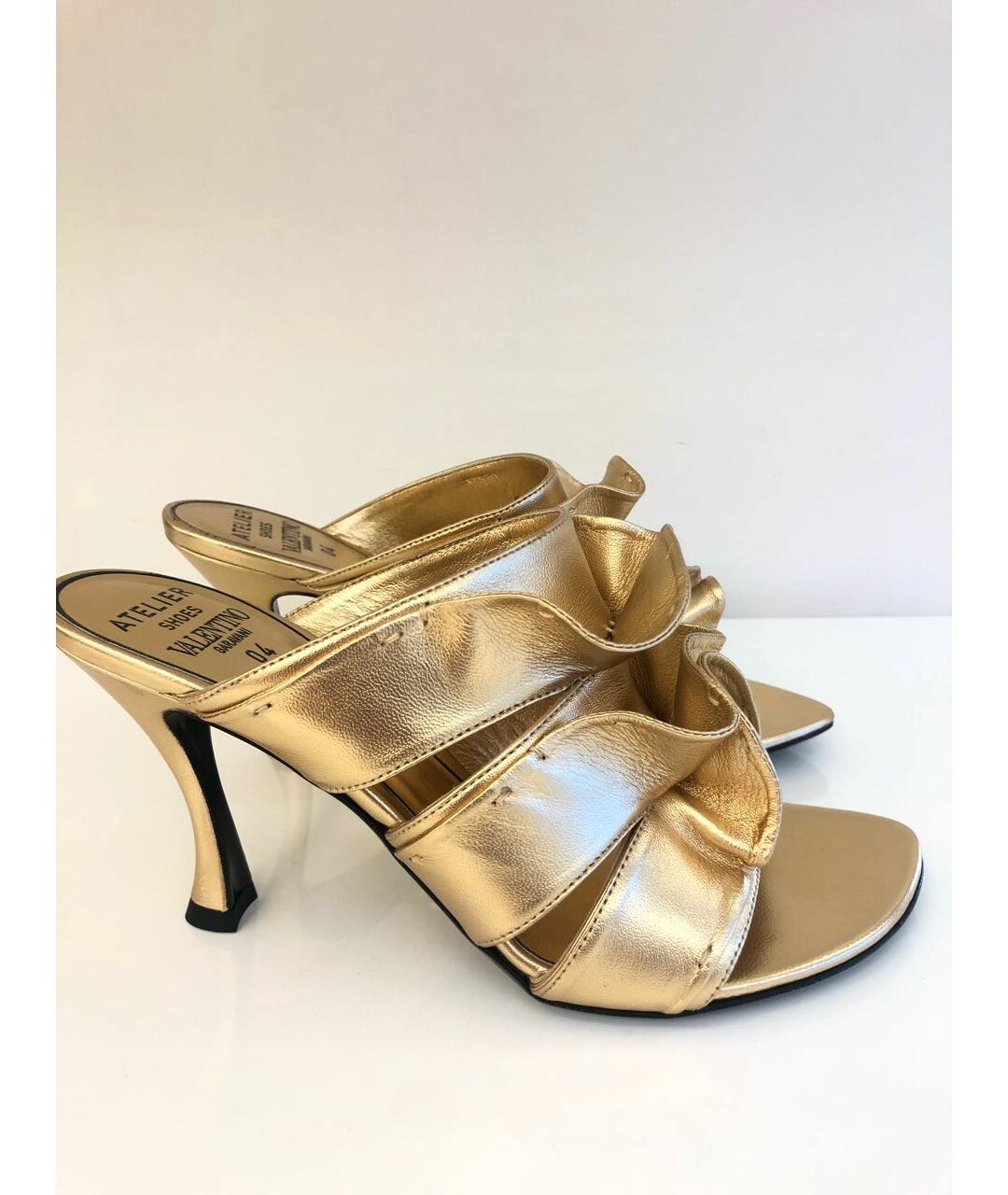 VALENTINO GARAVANI Золотые кожаные мюли, фото 5