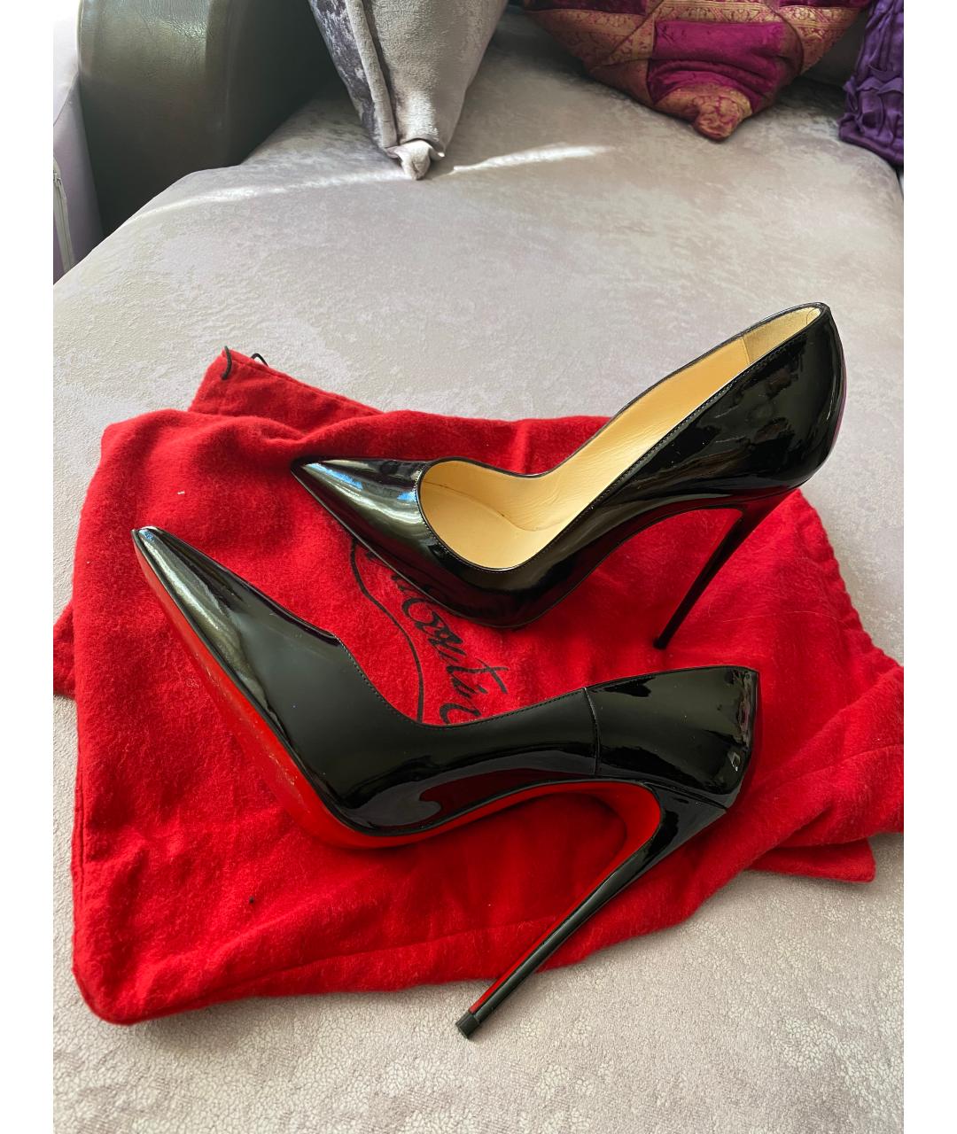 CHRISTIAN LOUBOUTIN Черные туфли из лакированной кожи, фото 2