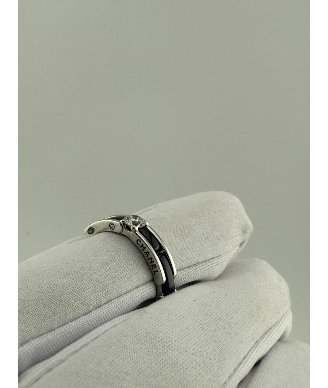 CHANEL Черное кольцо из белого золота, фото 2