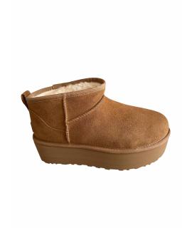 UGG AUSTRALIA Ботинки