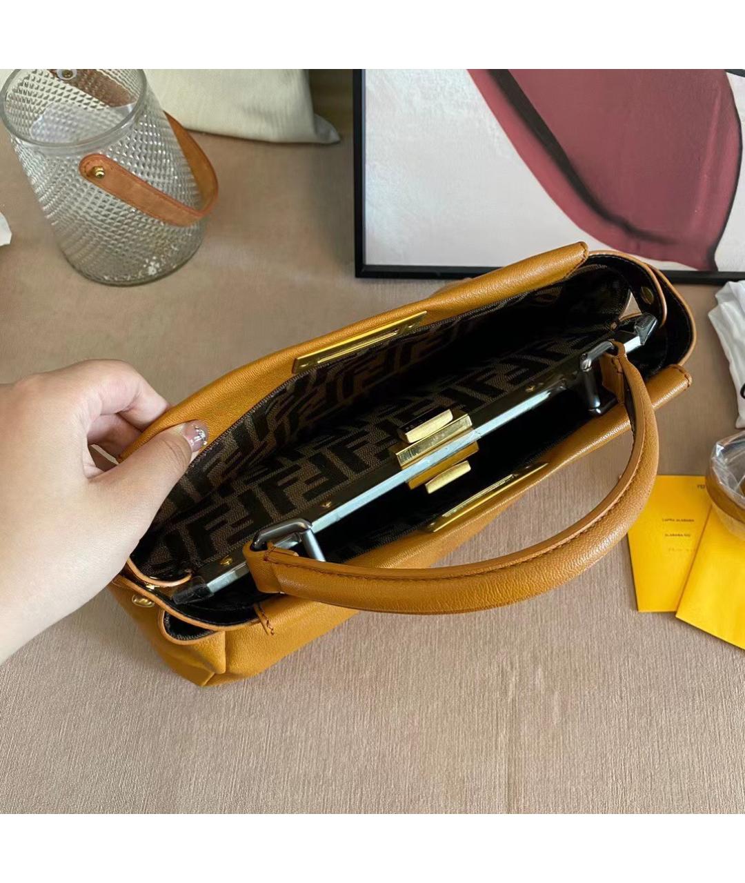 FENDI Желтая кожаная сумка с короткими ручками, фото 7