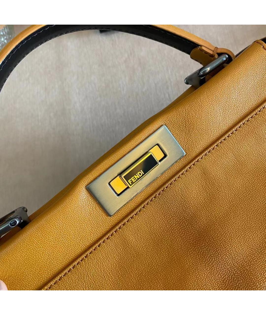 FENDI Желтая кожаная сумка с короткими ручками, фото 4