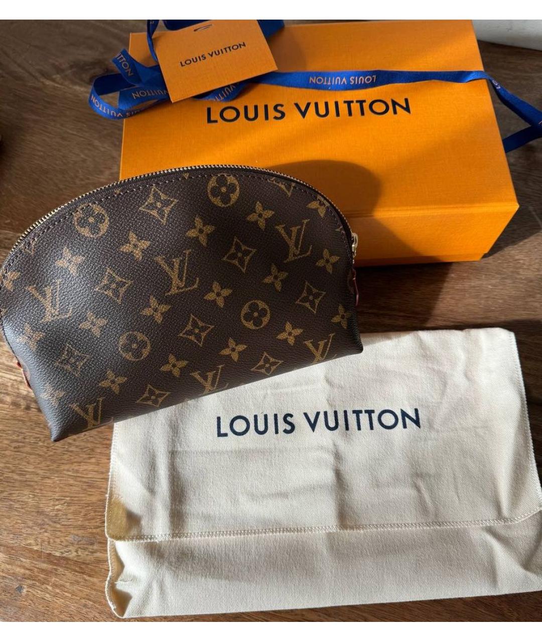 LOUIS VUITTON Коричневая косметичка, фото 3