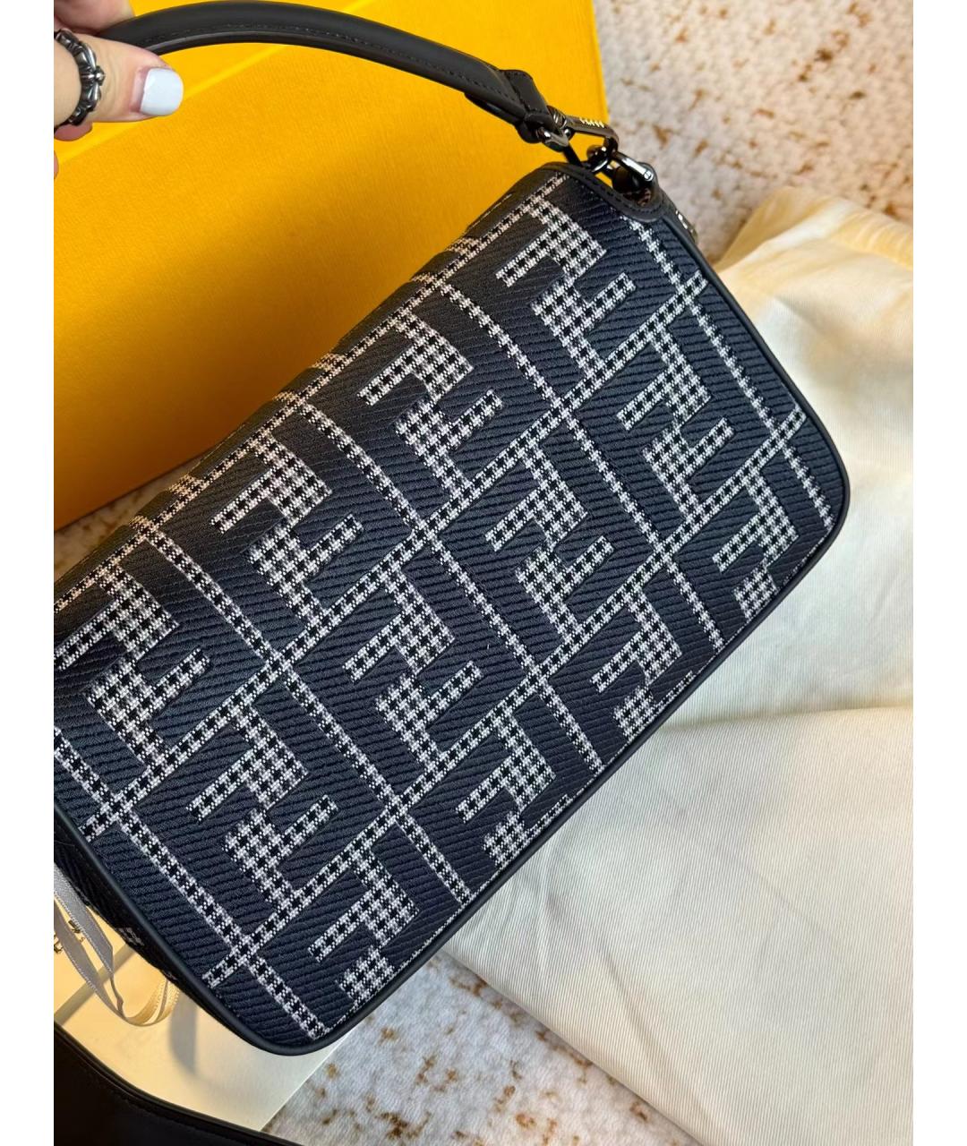 FENDI Черная сумка через плечо, фото 3