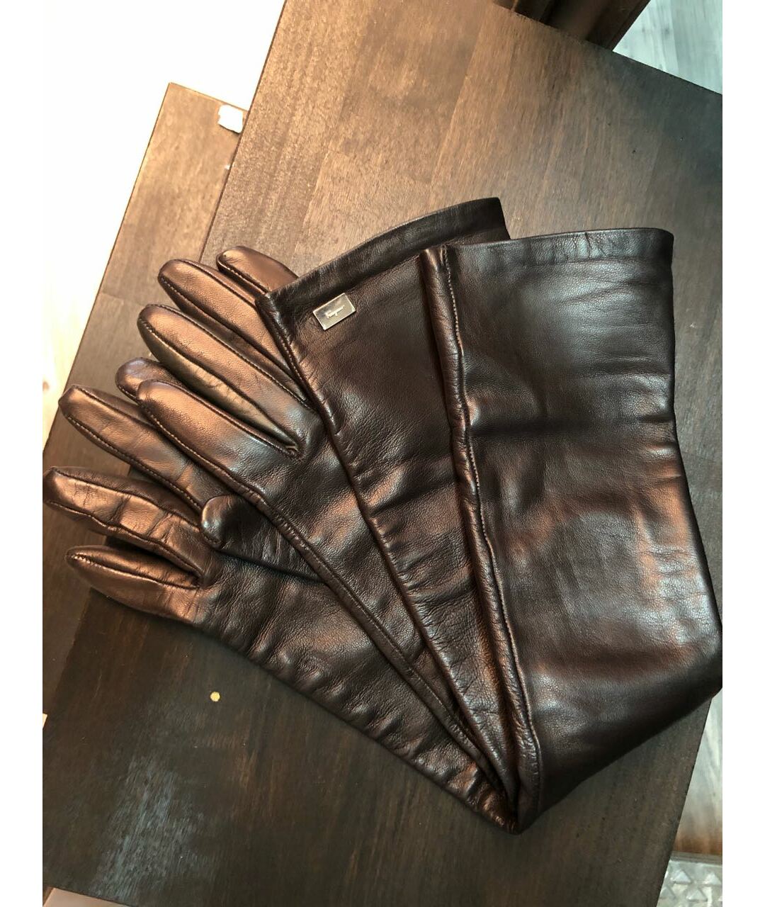 SALVATORE FERRAGAMO Черные кожаные перчатки, фото 6