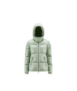 MONCLER Пуховик