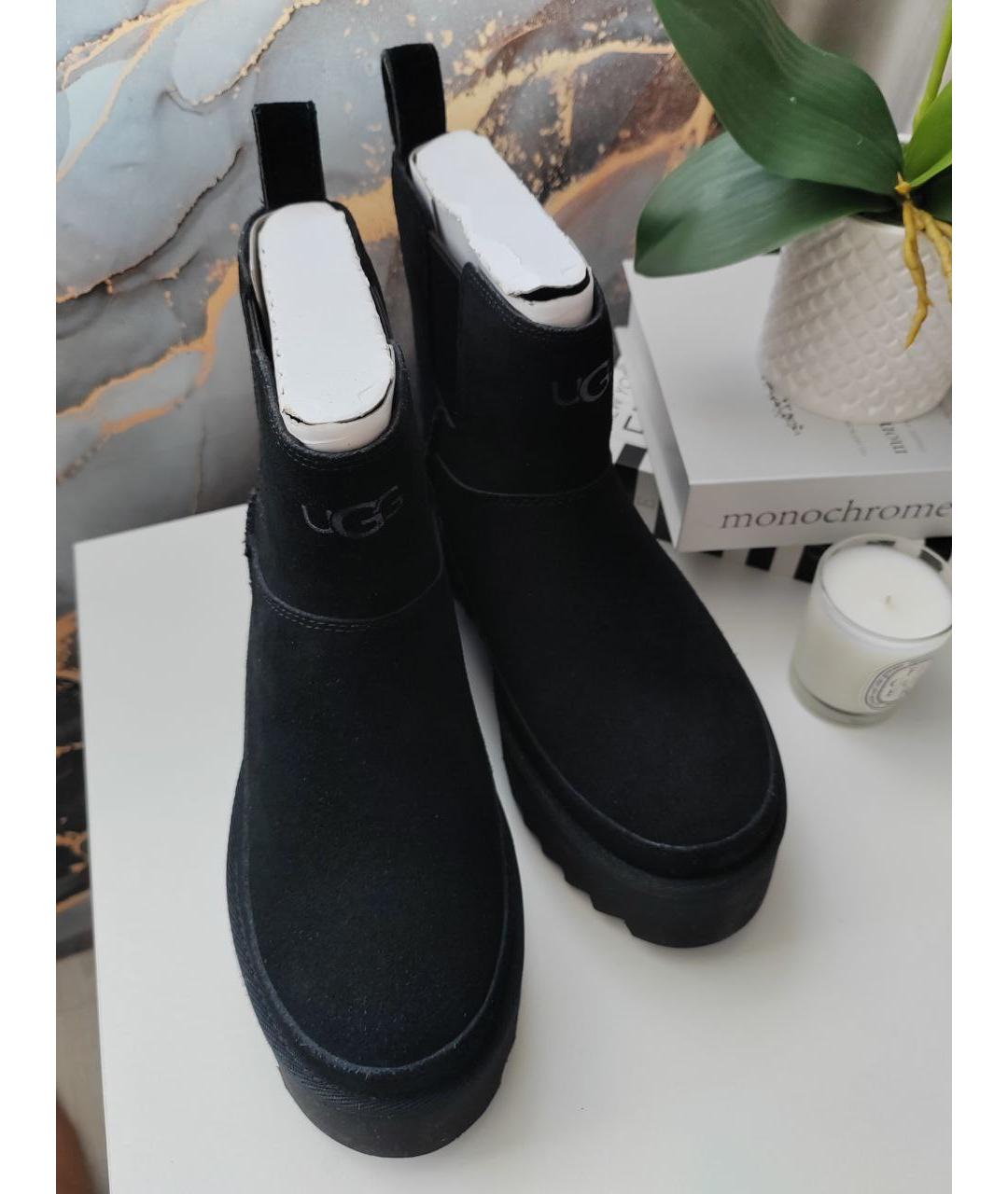 UGG AUSTRALIA Черные замшевые ботинки, фото 2