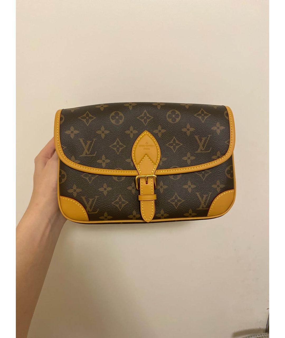 LOUIS VUITTON Коричневая кожаная сумка с короткими ручками, фото 4