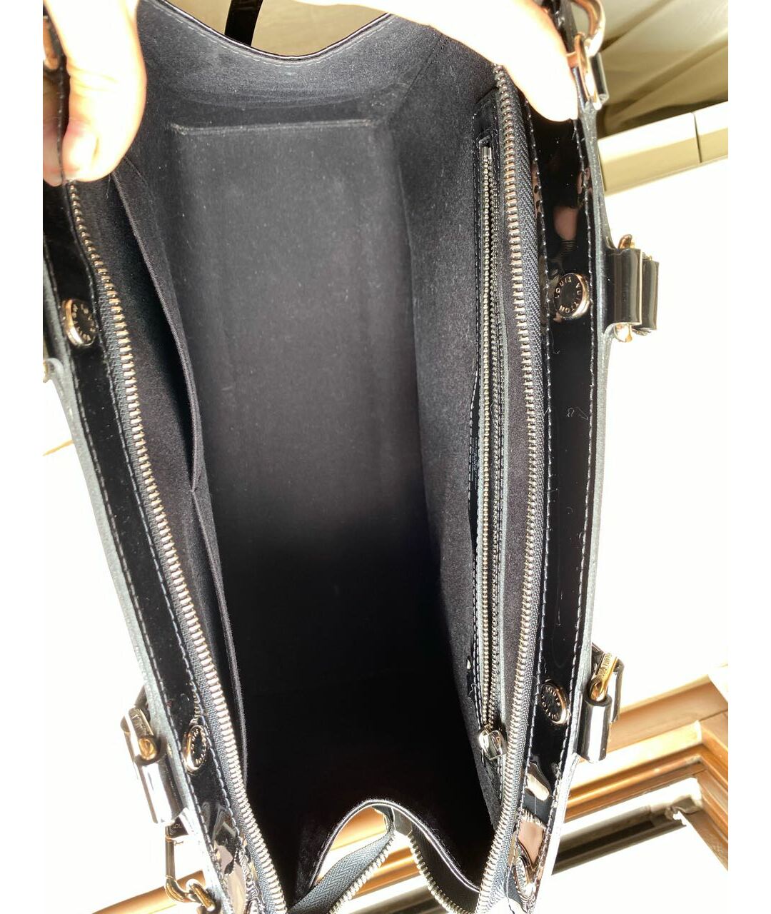 LOUIS VUITTON PRE-OWNED Черная сумка тоут из лакированной кожи, фото 4