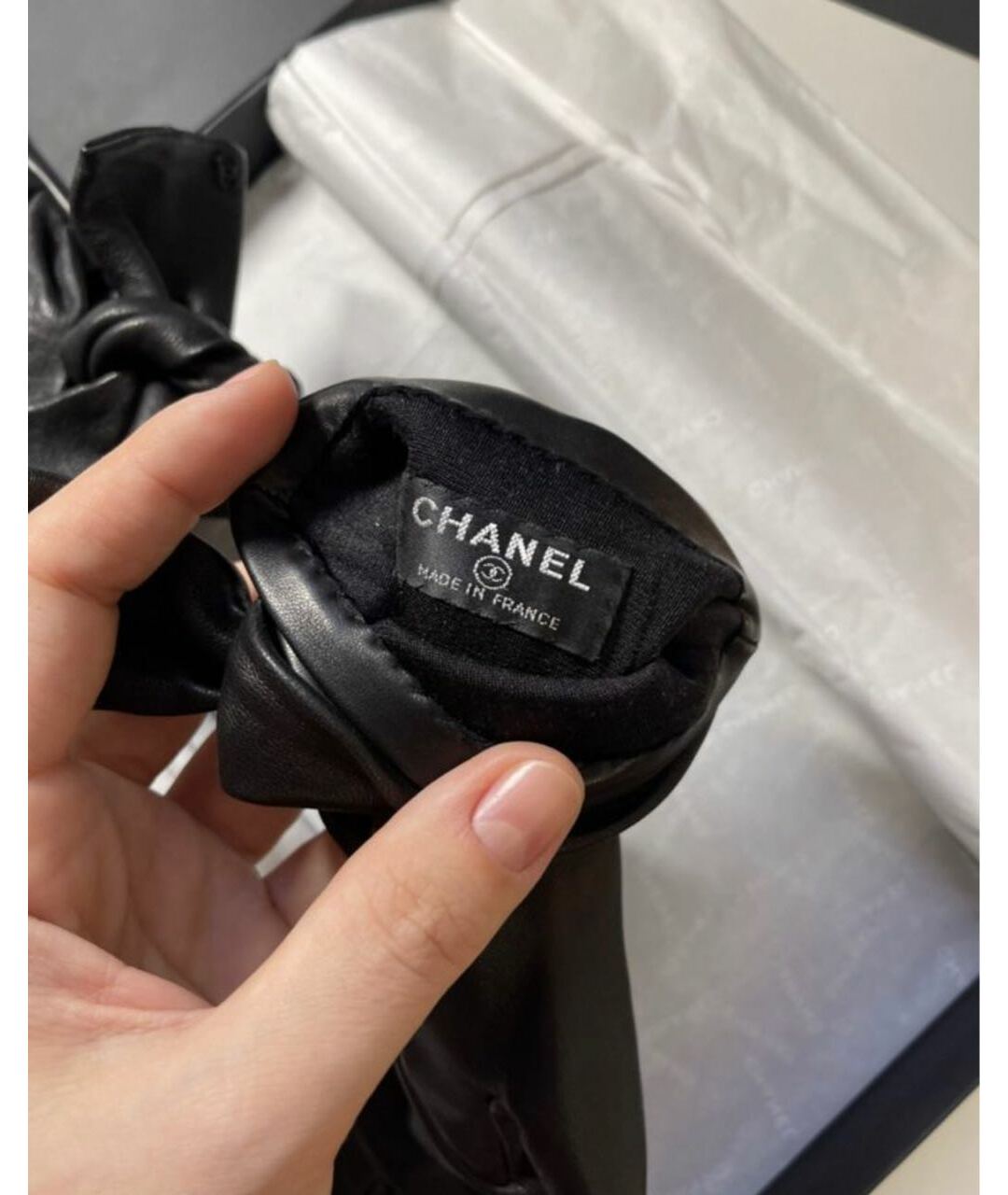 CHANEL PRE-OWNED Черные кожаные перчатки, фото 6