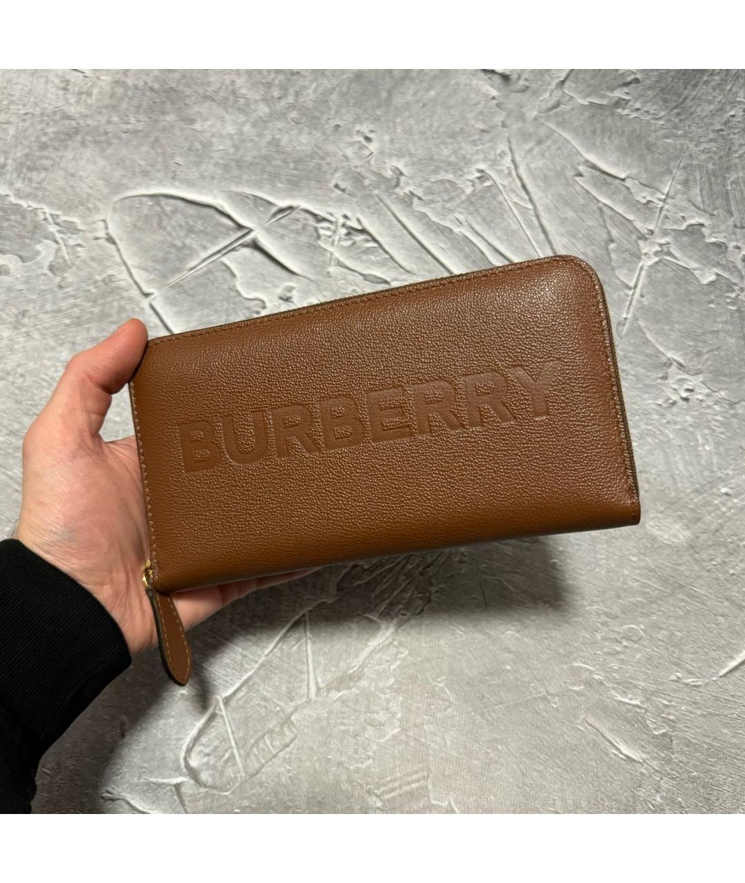 BURBERRY Коричневый кожаный кошелек, фото 9