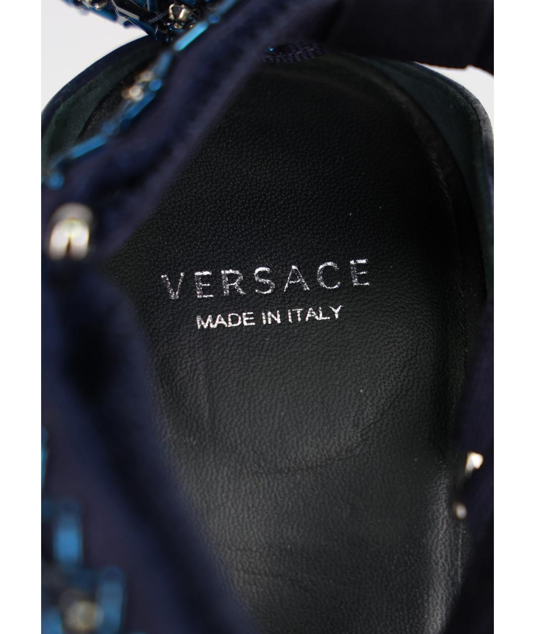 VERSACE Темно-синие текстильные босоножки, фото 5