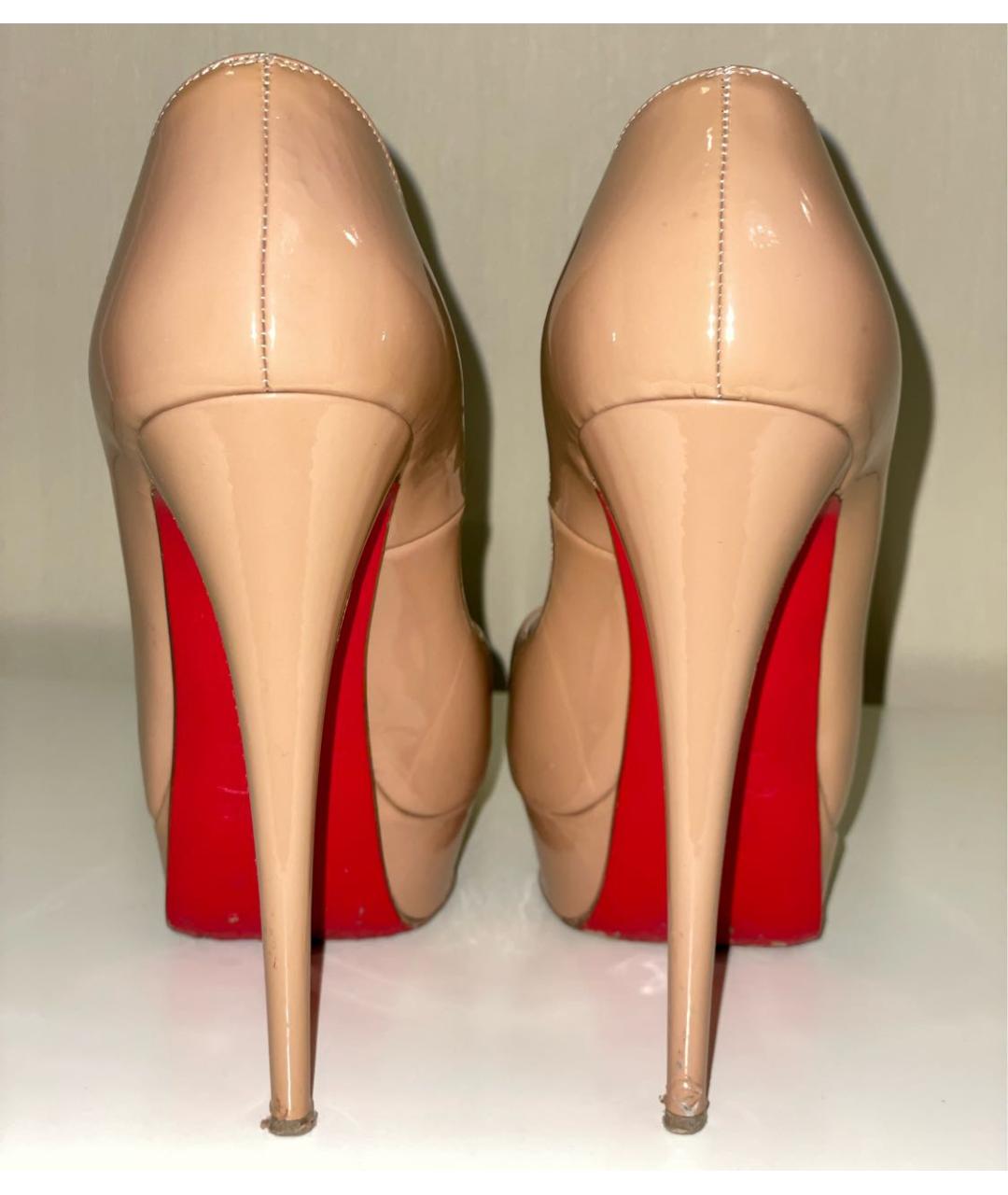 CHRISTIAN LOUBOUTIN Бежевые туфли из лакированной кожи, фото 4