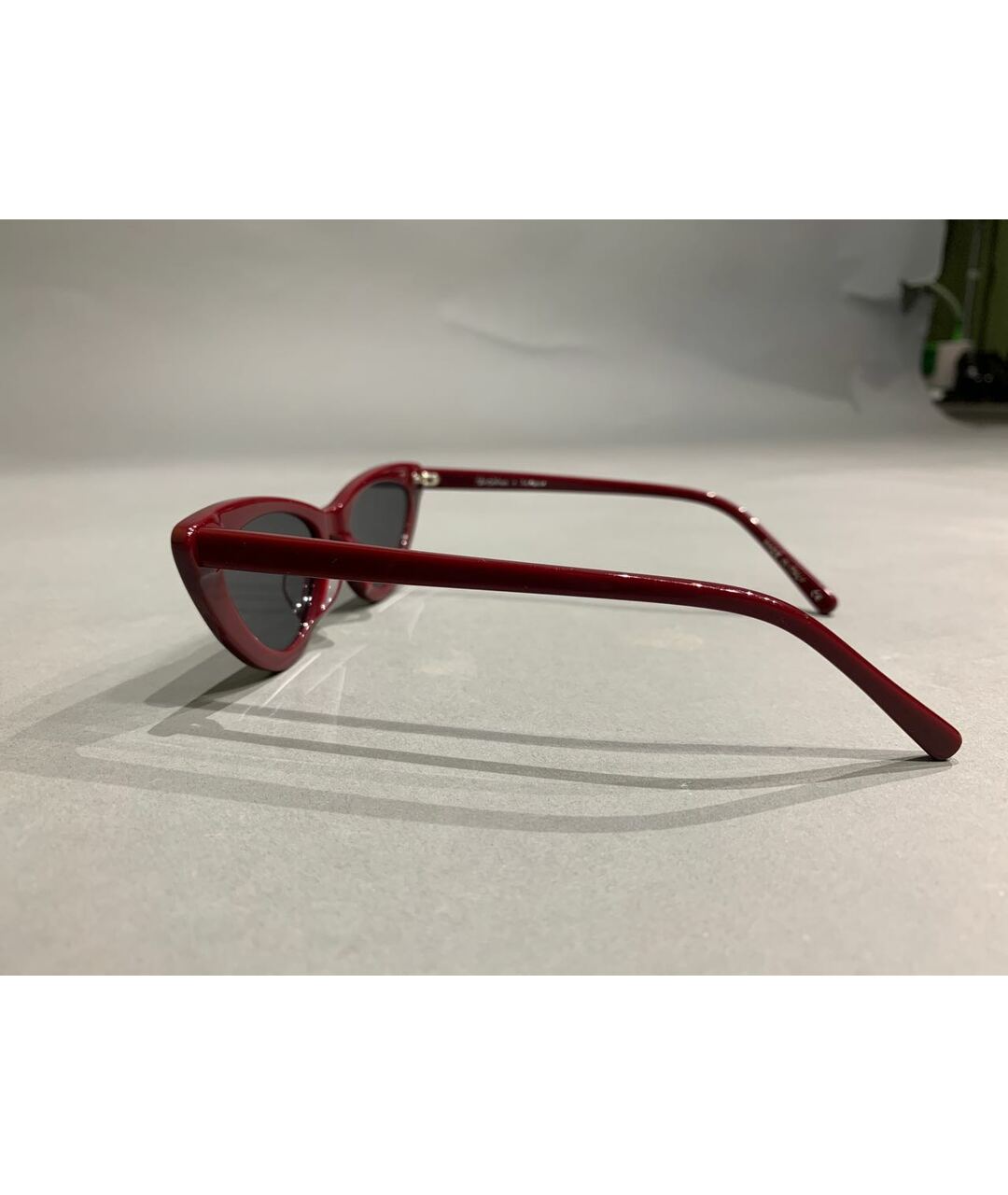 ADAM SELMAN Бордовые пластиковые солнцезащитные очки, фото 2