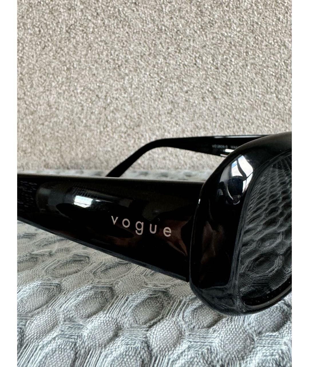 VOGUE EYEWEAR Черные пластиковые солнцезащитные очки, фото 3