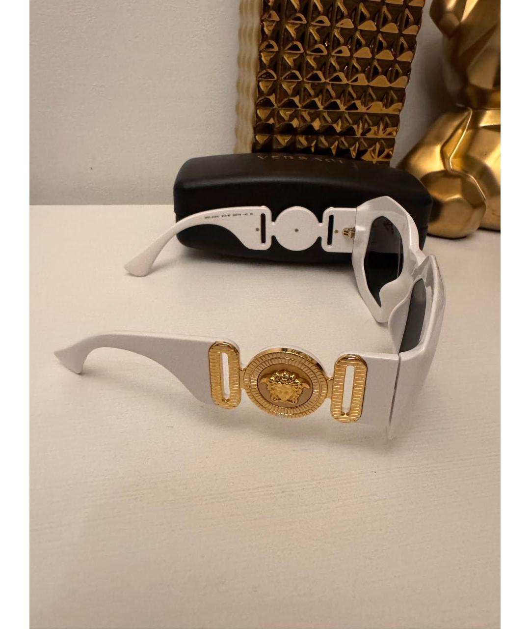 VERSACE Белые пластиковые солнцезащитные очки, фото 5