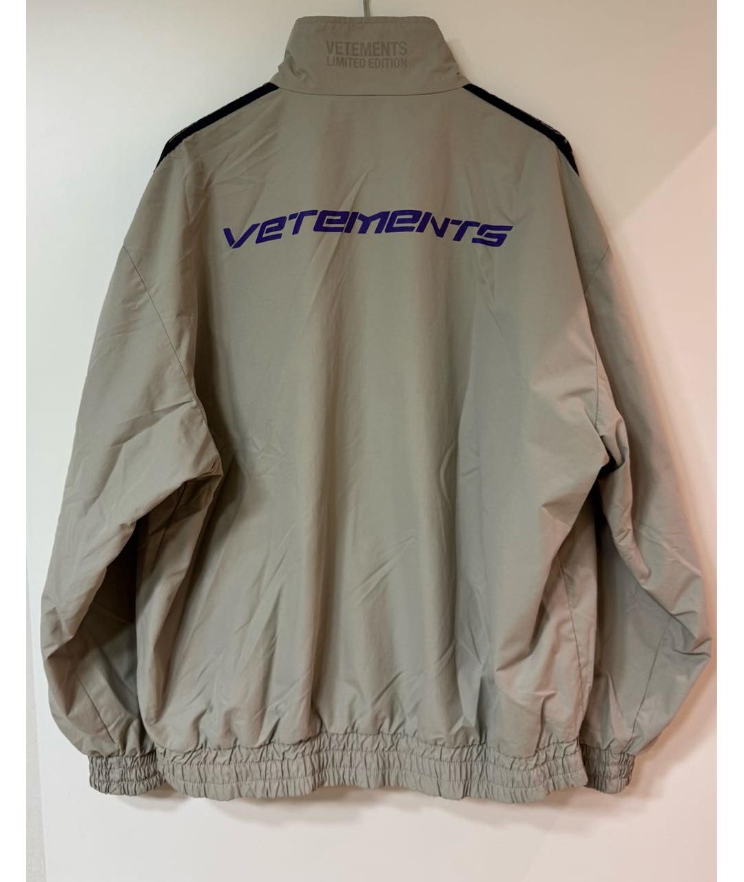 VETEMENTS Серая синтетическая спортивная куртка, фото 3