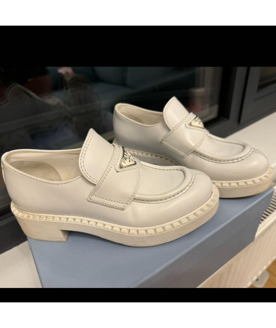PRADA Белые кожаные лоферы, фото 6