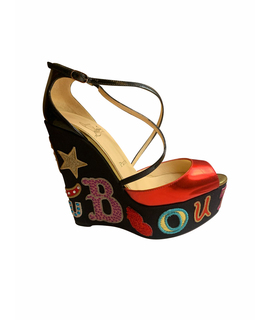 

Туфли CHRISTIAN LOUBOUTIN