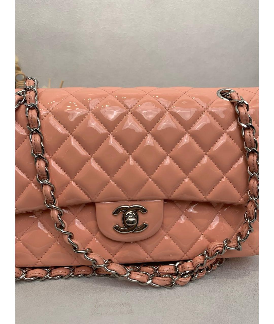 CHANEL Коралловая сумка через плечо из лакированной кожи, фото 4