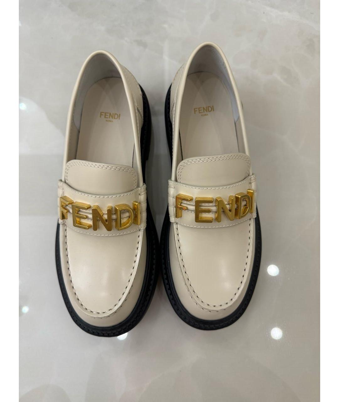 FENDI Белые кожаные лоферы, фото 2