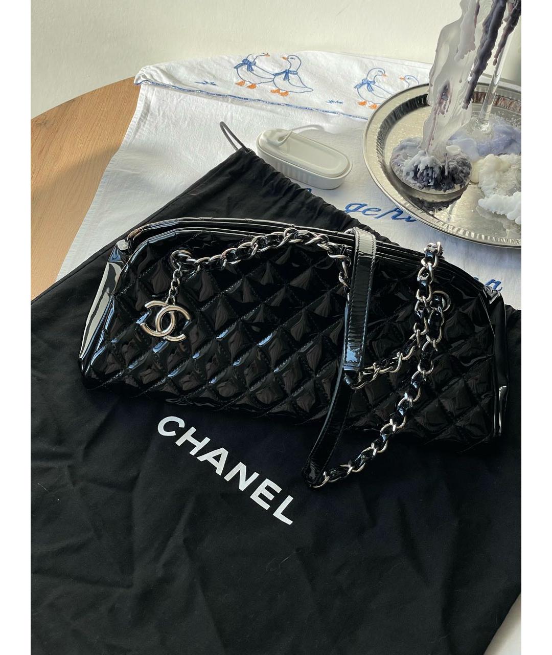 CHANEL Черная сумка тоут из лакированной кожи, фото 2