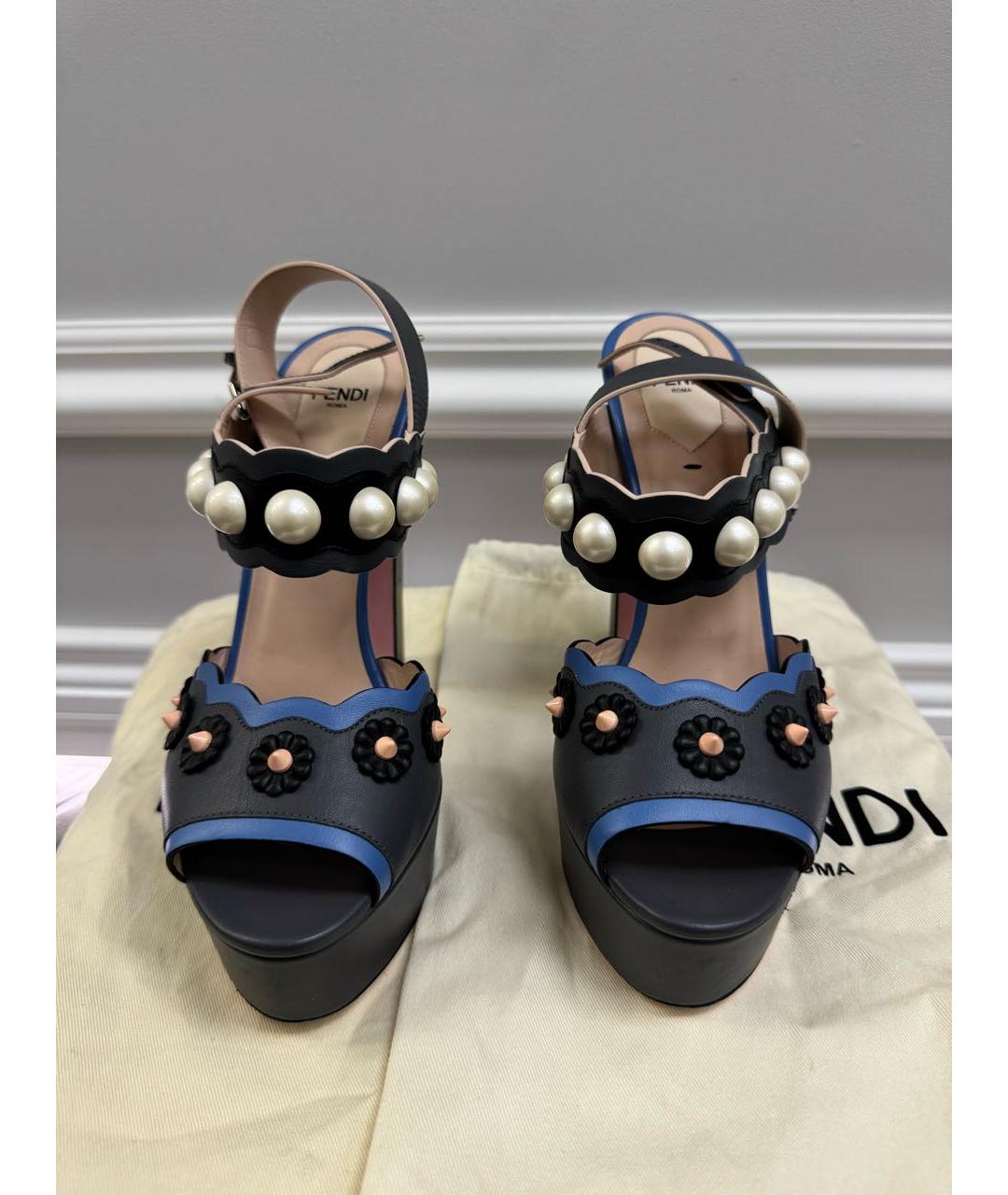 FENDI Темно-синие кожаные босоножки, фото 2