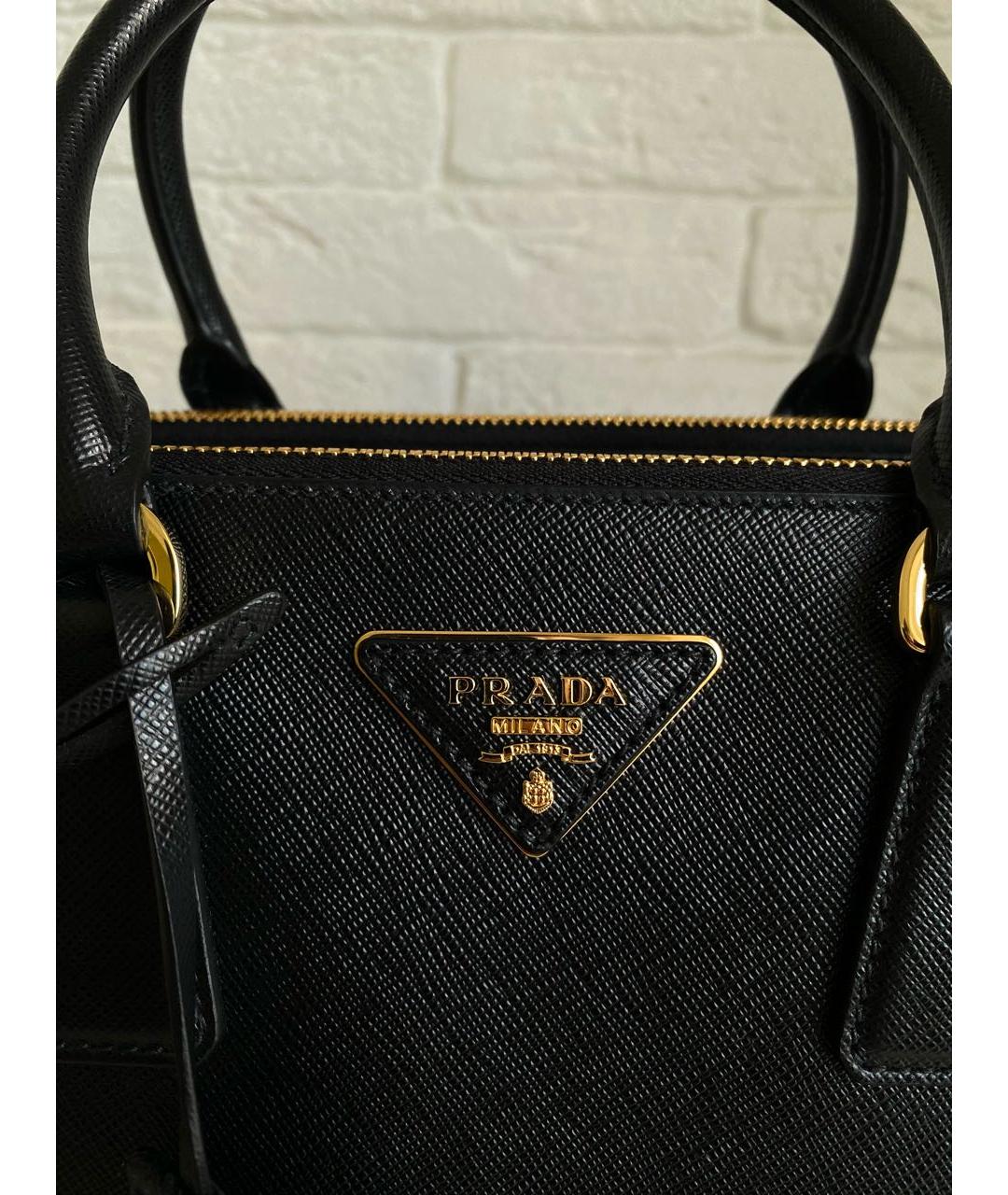 PRADA Черная кожаная сумка с короткими ручками, фото 4