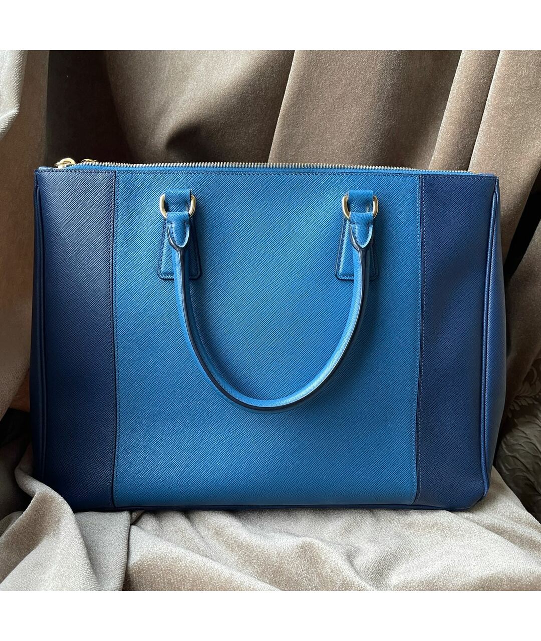 PRADA Синяя кожаная сумка с короткими ручками, фото 3