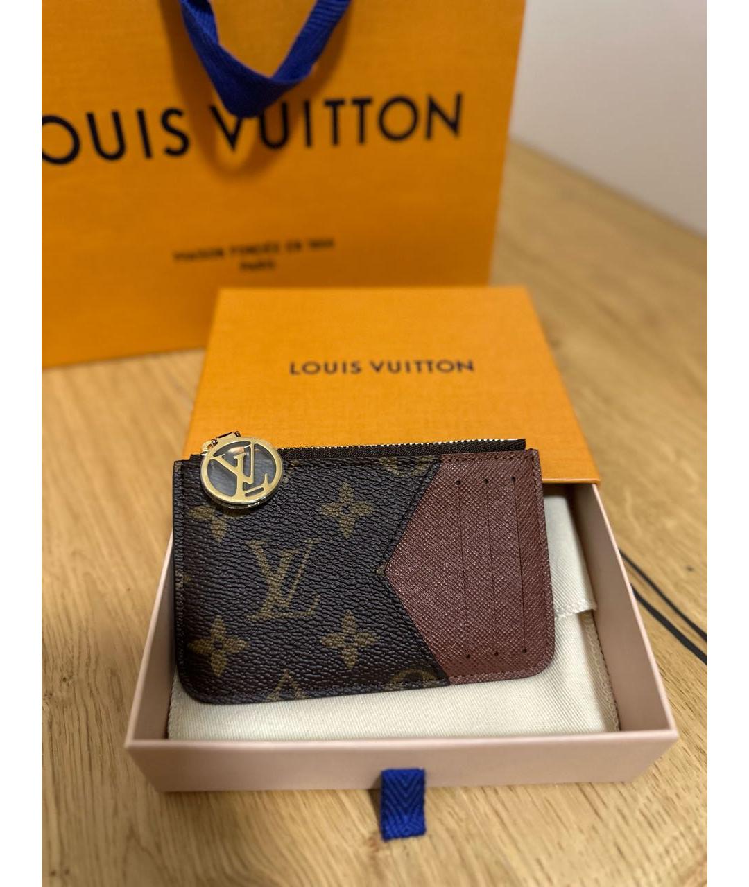 LOUIS VUITTON Коричневый кардхолдер, фото 2