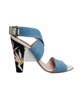 

Босоножки FENDI