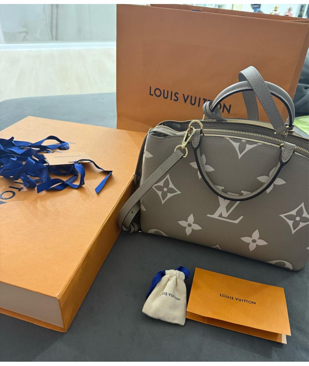 LOUIS VUITTON Бежевая кожаная сумка с короткими ручками, фото 5