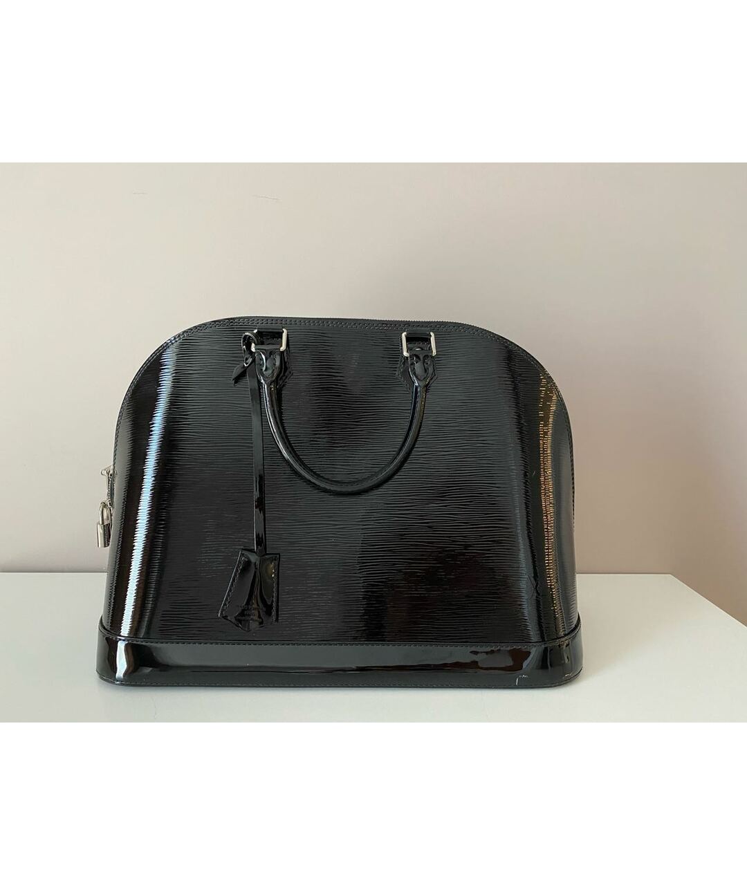 LOUIS VUITTON PRE-OWNED Черная сумка тоут из лакированной кожи, фото 7