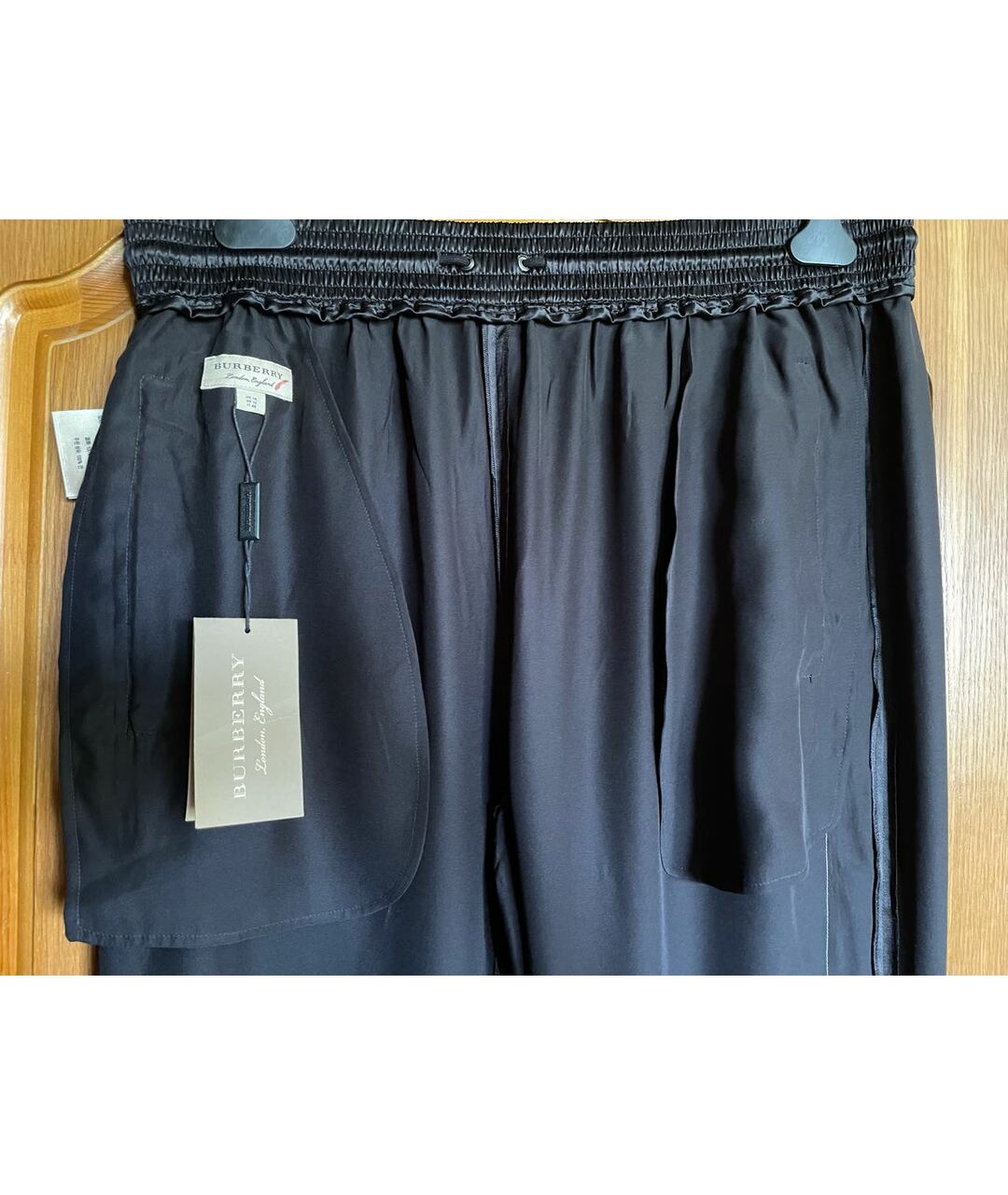 BURBERRY Черные шелковые прямые брюки, фото 3