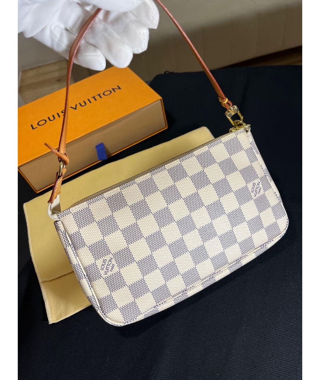 LOUIS VUITTON Кожаная сумка с короткими ручками, фото 6