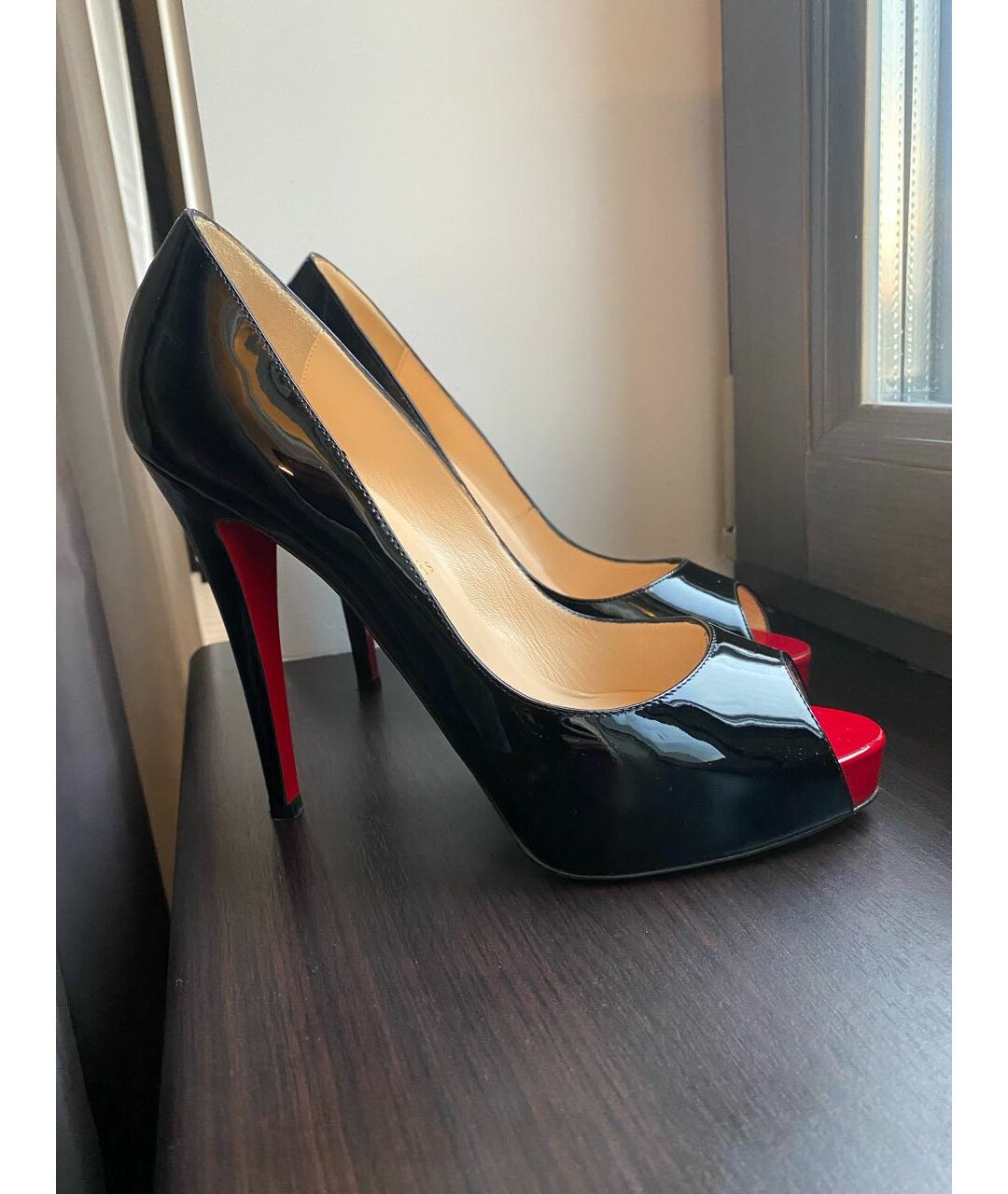 CHRISTIAN LOUBOUTIN Черные туфли из лакированной кожи, фото 5