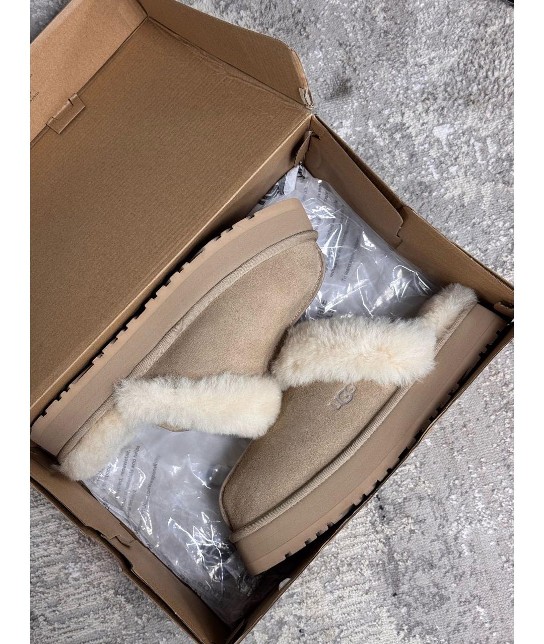 UGG AUSTRALIA Бежевые замшевые мюли, фото 2