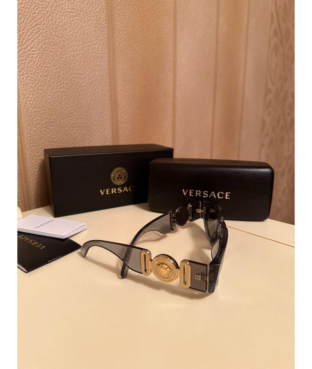 VERSACE Серые пластиковые солнцезащитные очки, фото 4