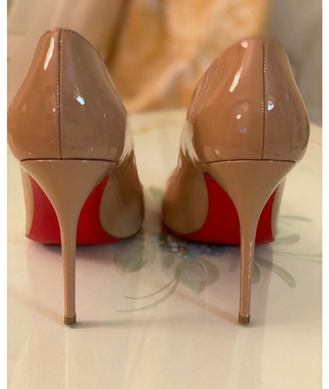 CHRISTIAN LOUBOUTIN Бежевые туфли из лакированной кожи, фото 4