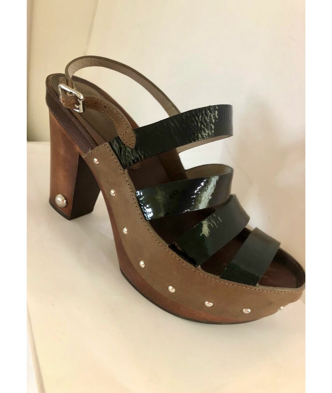MARC BY MARC JACOBS Черные босоножки из лакированной кожи, фото 3