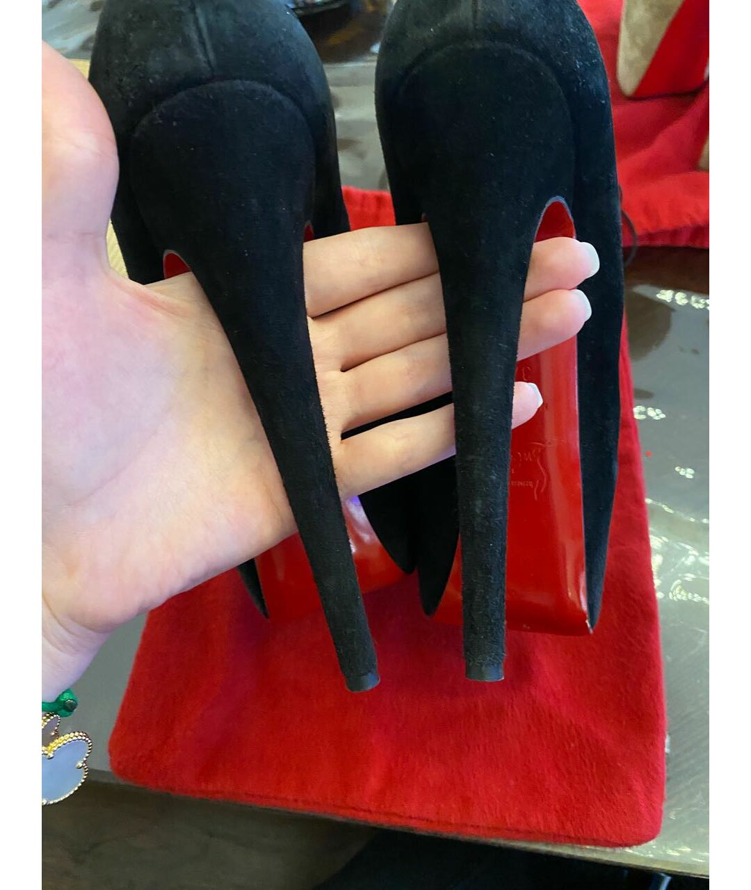 CHRISTIAN LOUBOUTIN Черные замшевые туфли, фото 6