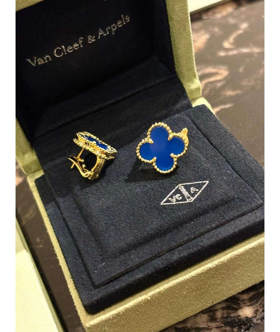 VAN CLEEF & ARPELS Темно-синие серьги из желтого золота, фото 2