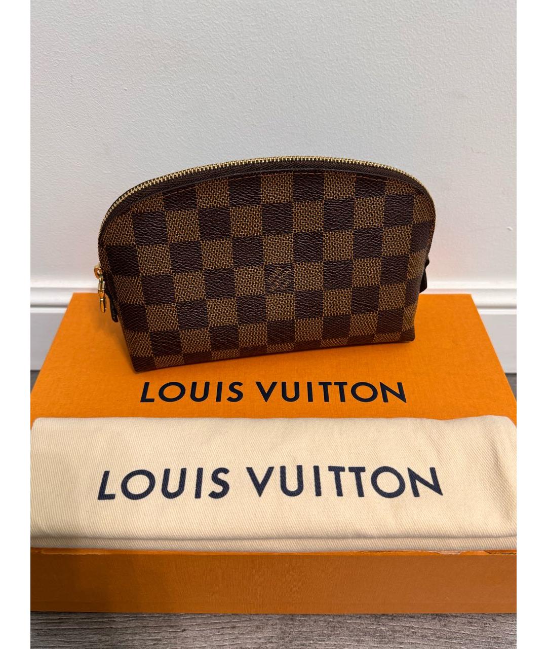 LOUIS VUITTON Коричневая косметичка, фото 7