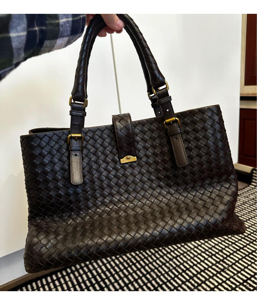 BOTTEGA VENETA Коричневая кожаная сумка с короткими ручками, фото 3