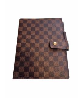 LOUIS VUITTON Книга