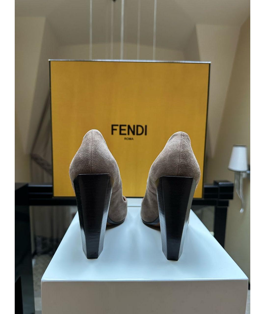 FENDI Коричневые замшевые туфли, фото 4