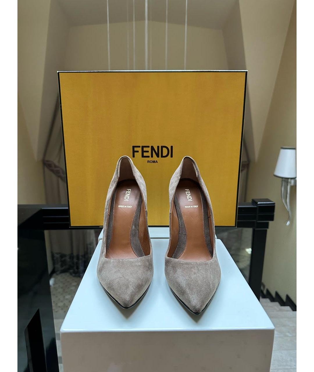 FENDI Коричневые замшевые туфли, фото 2