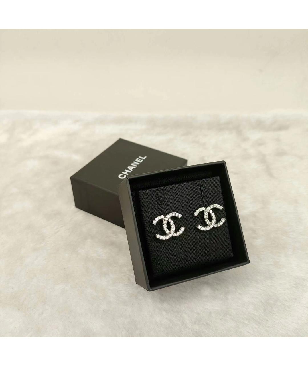 CHANEL Белые серьги, фото 3